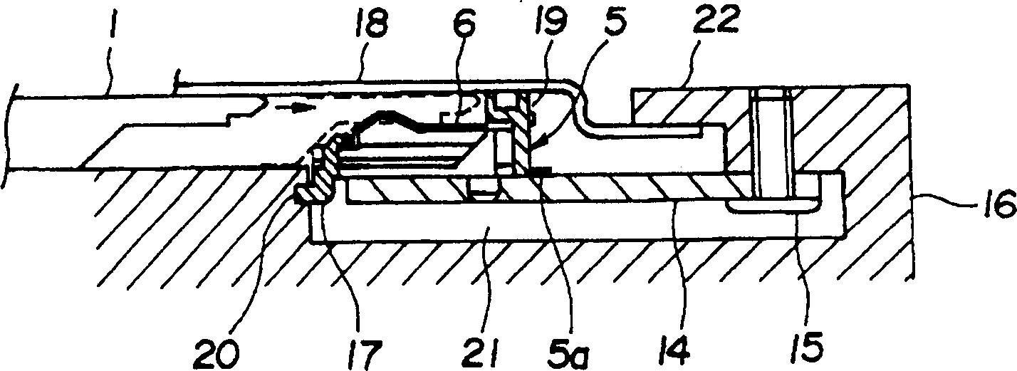 Card connection device and connector therefor