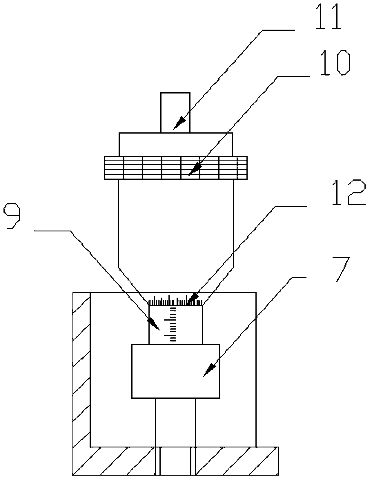 Device and method for detecting deflection of main engine of marine diesel engine