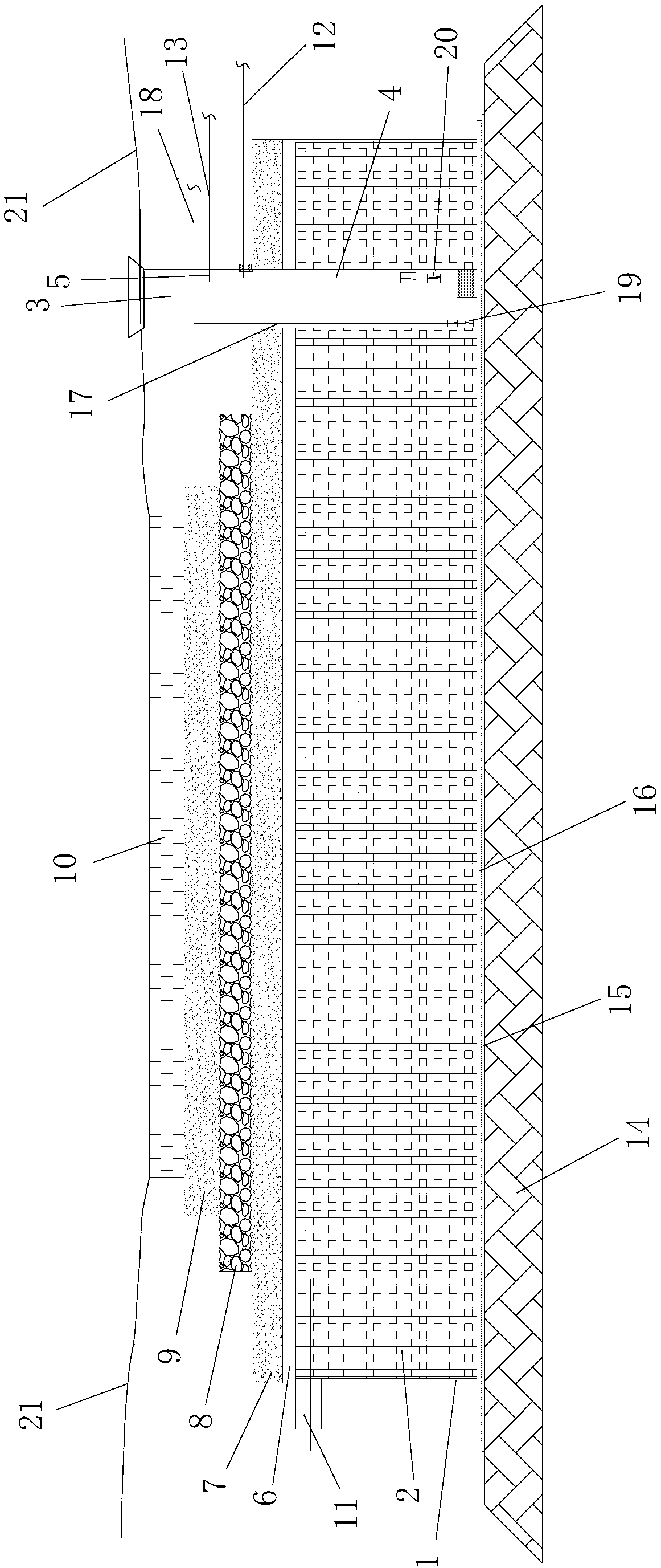 A sunken plaza for rainwater collection and reuse and its construction method