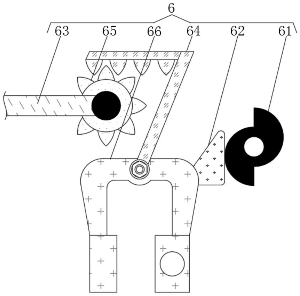 Plastic bottle recycling auxiliary device for solid waste treatment