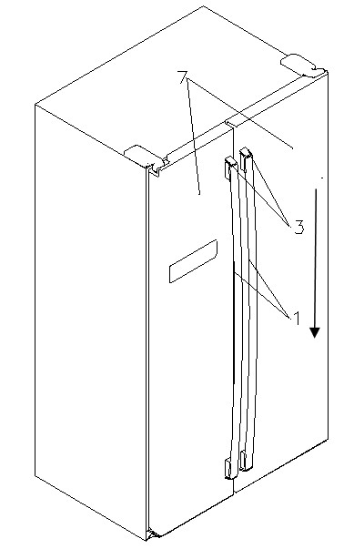 Refrigerator handle assembling structure capable of realizing self-locking