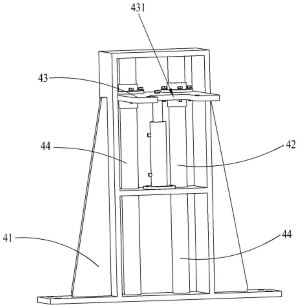 Material distribution ejecting device, pumping equipment and concrete pipe assembling method of pumping equipment