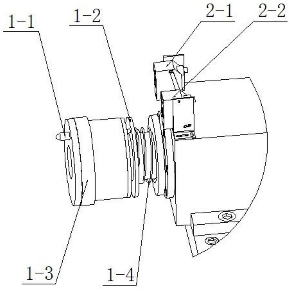 Driving device suitable for rail train wheel set measuring machine and control method thereof