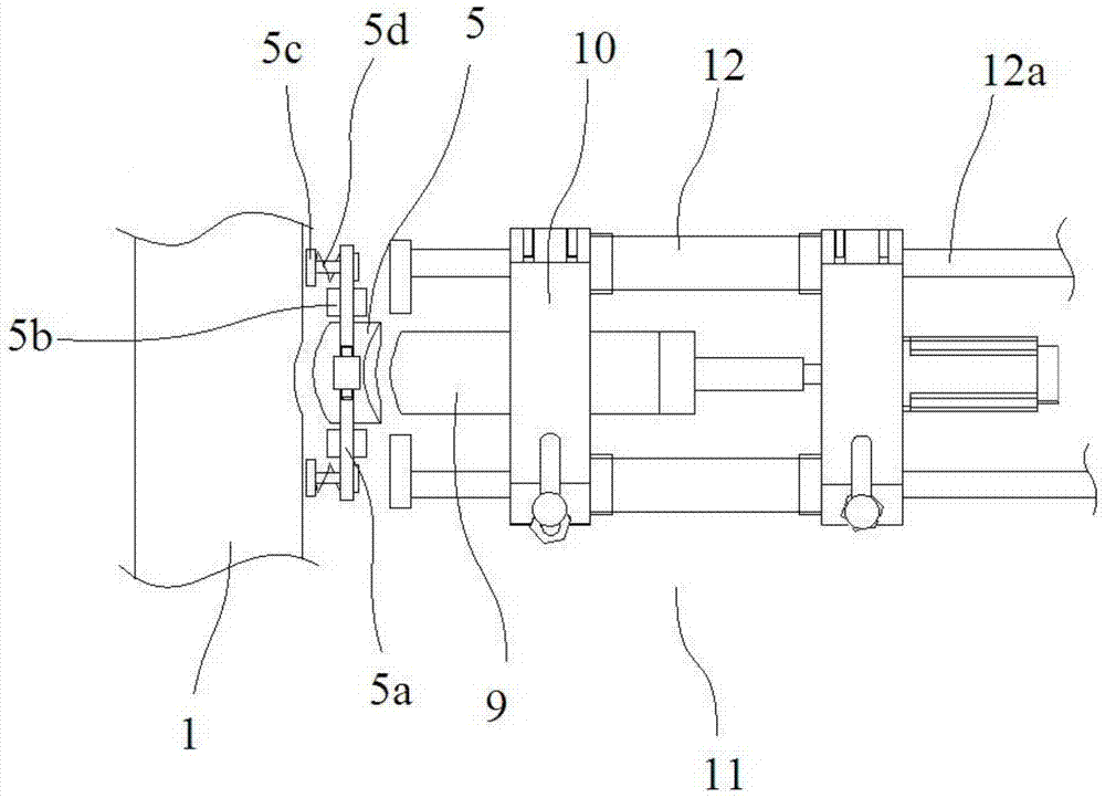 A three-way pipe welding device