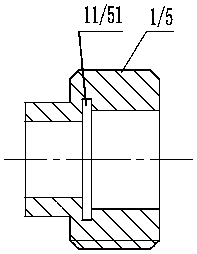 Deformed steel bar and prestressed tendon connector and construction method for connection using same