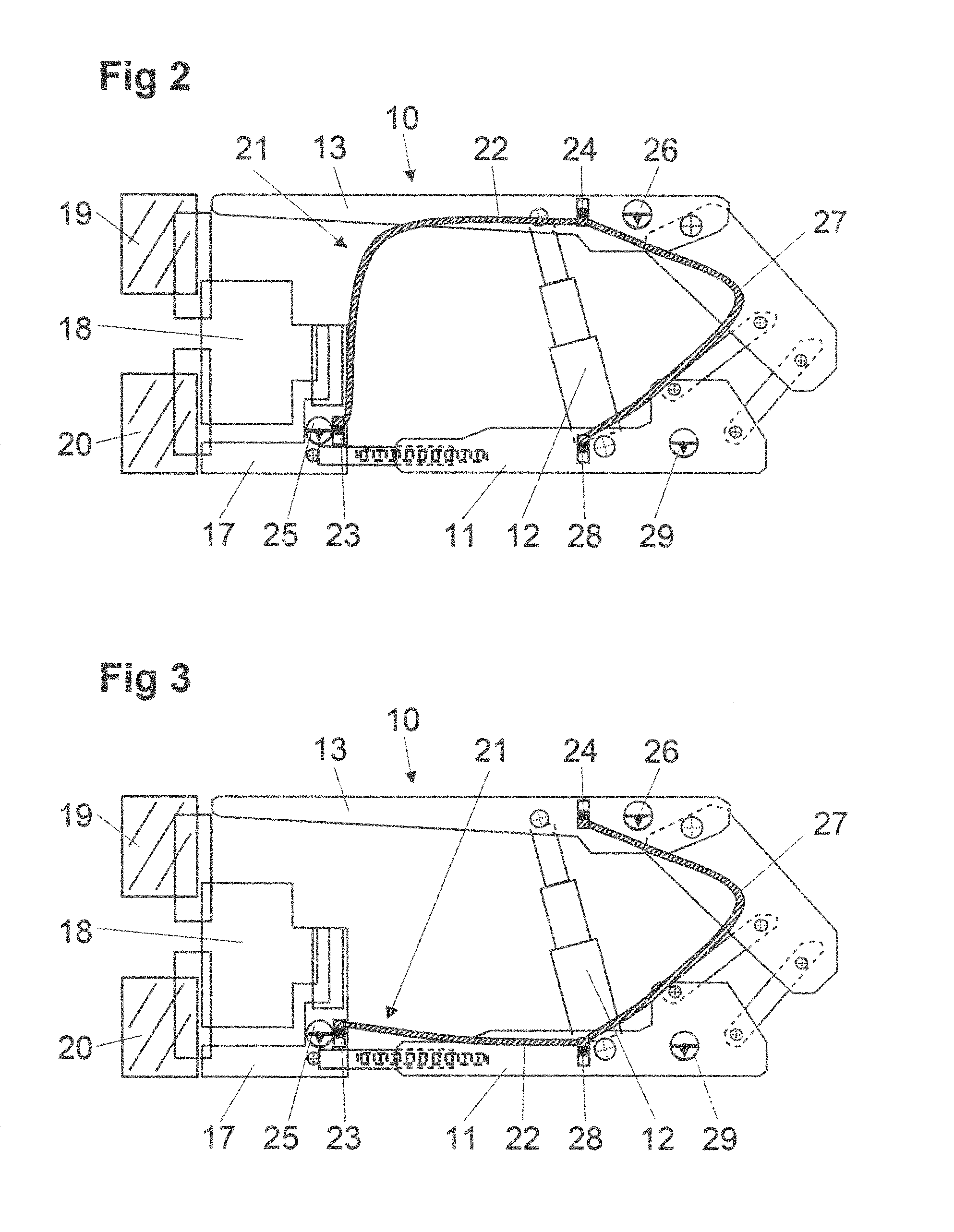 Face equipment comprising hose levels placed between the face conveyor and the shield support frames