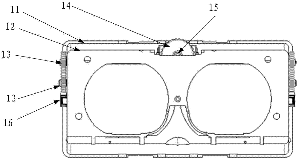 A transmission mechanism, a head-mounted display and a refraction adjustment method thereof