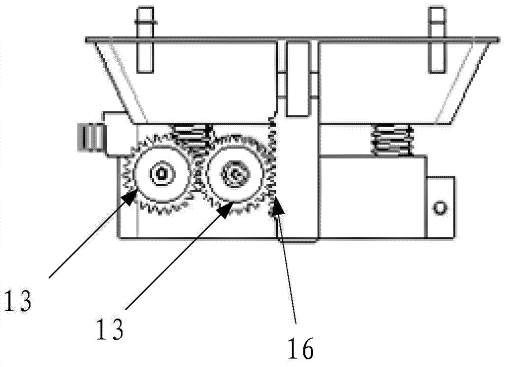 A transmission mechanism, a head-mounted display and a refraction adjustment method thereof