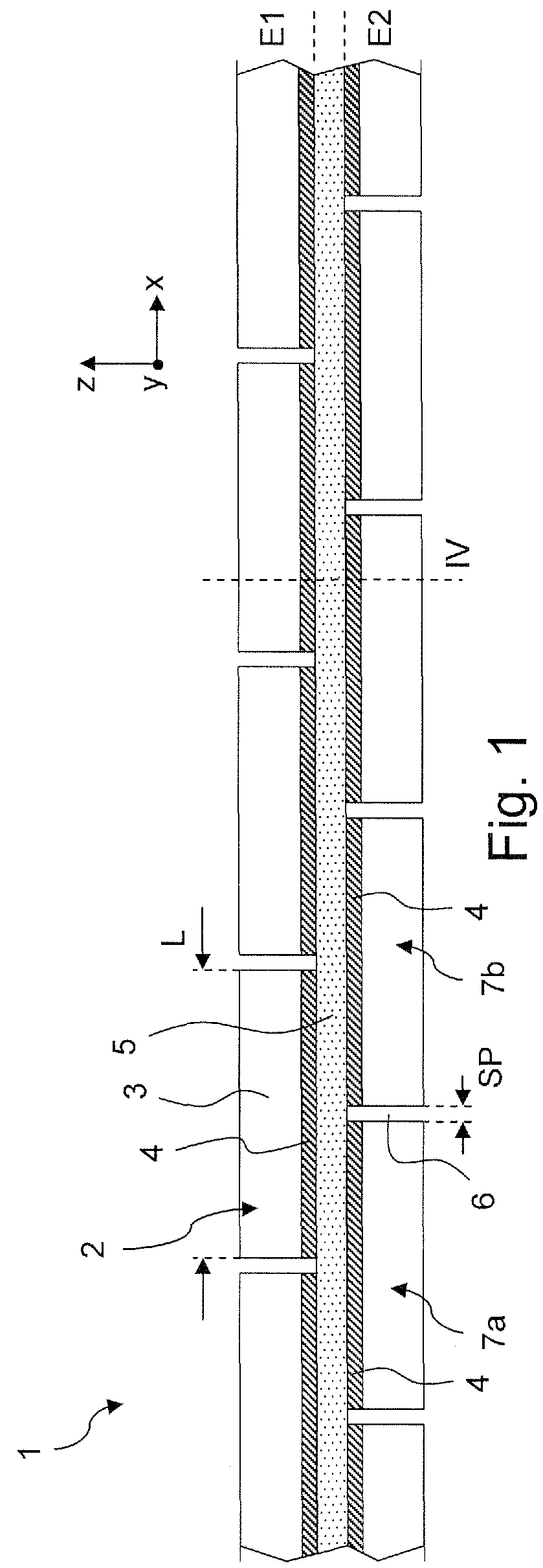 NMR spectrometer comprising a superconducting magnetic coil having windings composed of a superconductor structure having strip pieces chained together