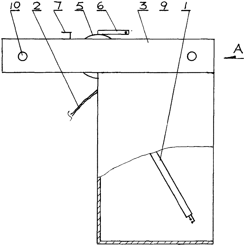 Device for hiding scratchproof inductive antenna of automobile after use