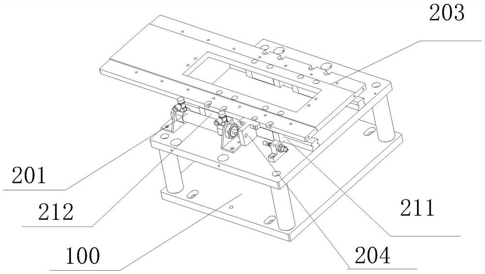 Locking device for battery restraining tray