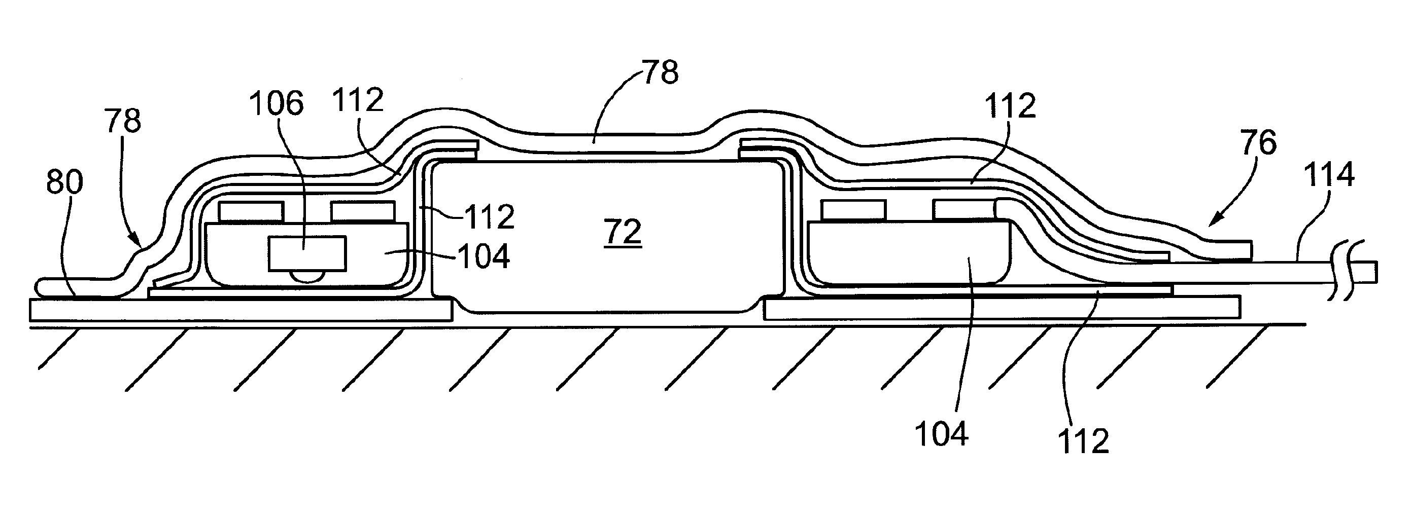 Phototherapy device for illuminating the periphery of a wound and phototherapy system incorporating the same