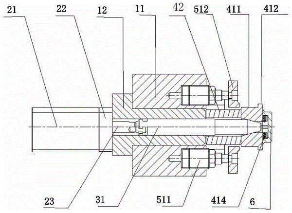 Internal swelling reverse hooking mechanism for turbocharging exhaust manifold and turbine casing