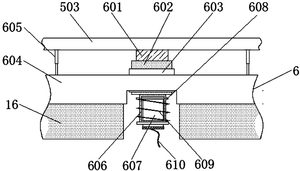 Wooden chopping board surface treatment device using circulating airflow for wood dust removal
