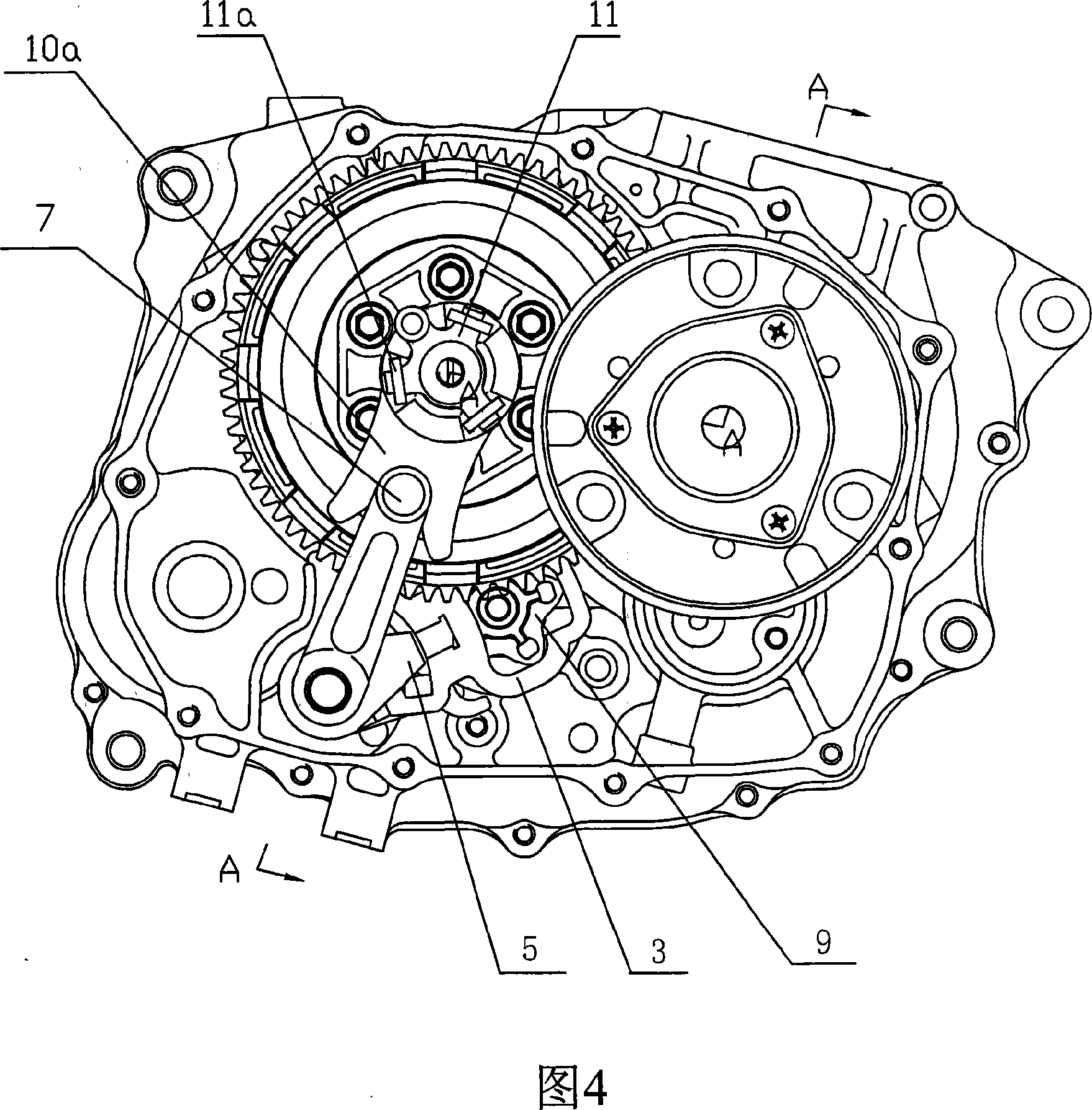 Automatic double-clutch engine gear arm