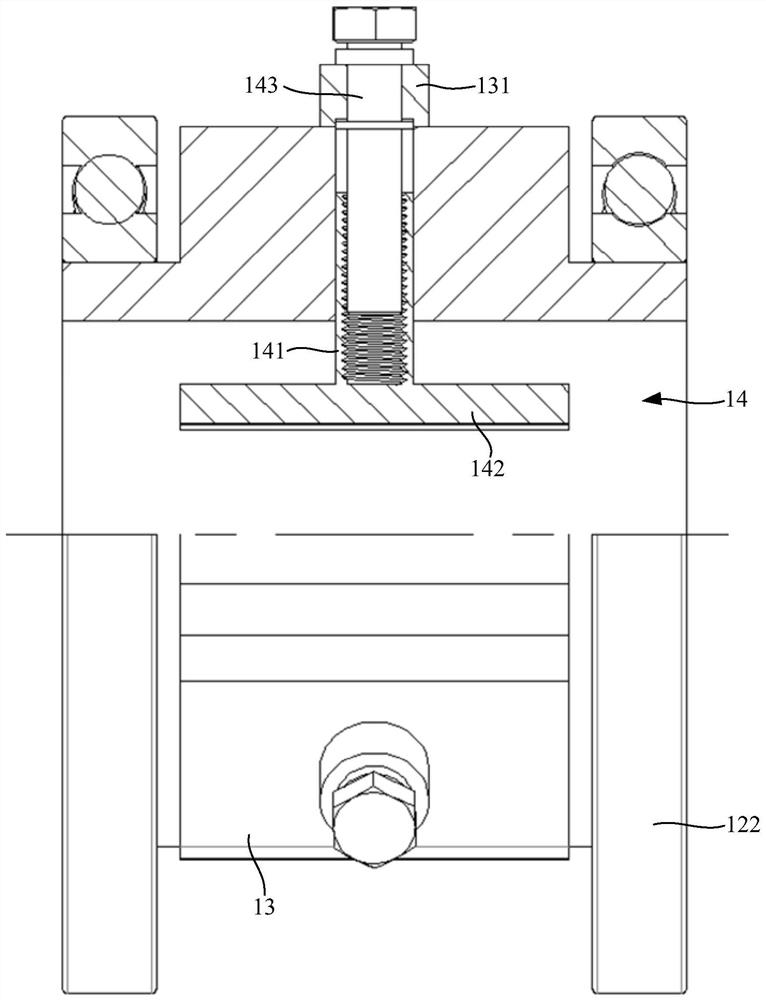 Auxiliary positioning device of rod piece and using method thereof