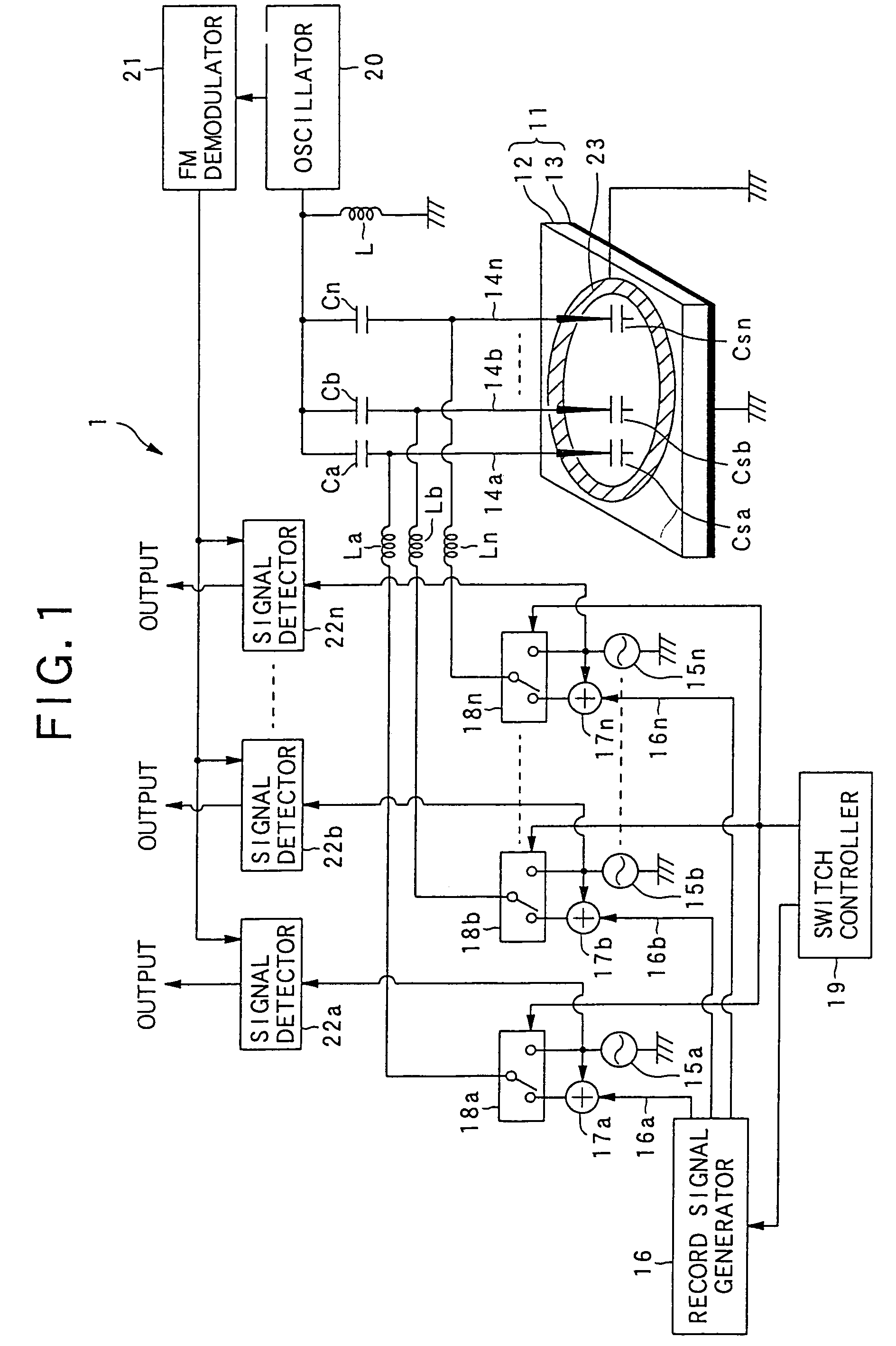 Dielectric information apparatus, tape-like medium recording/reproducing apparatus and disc-like medium recording/reproducing apparatus