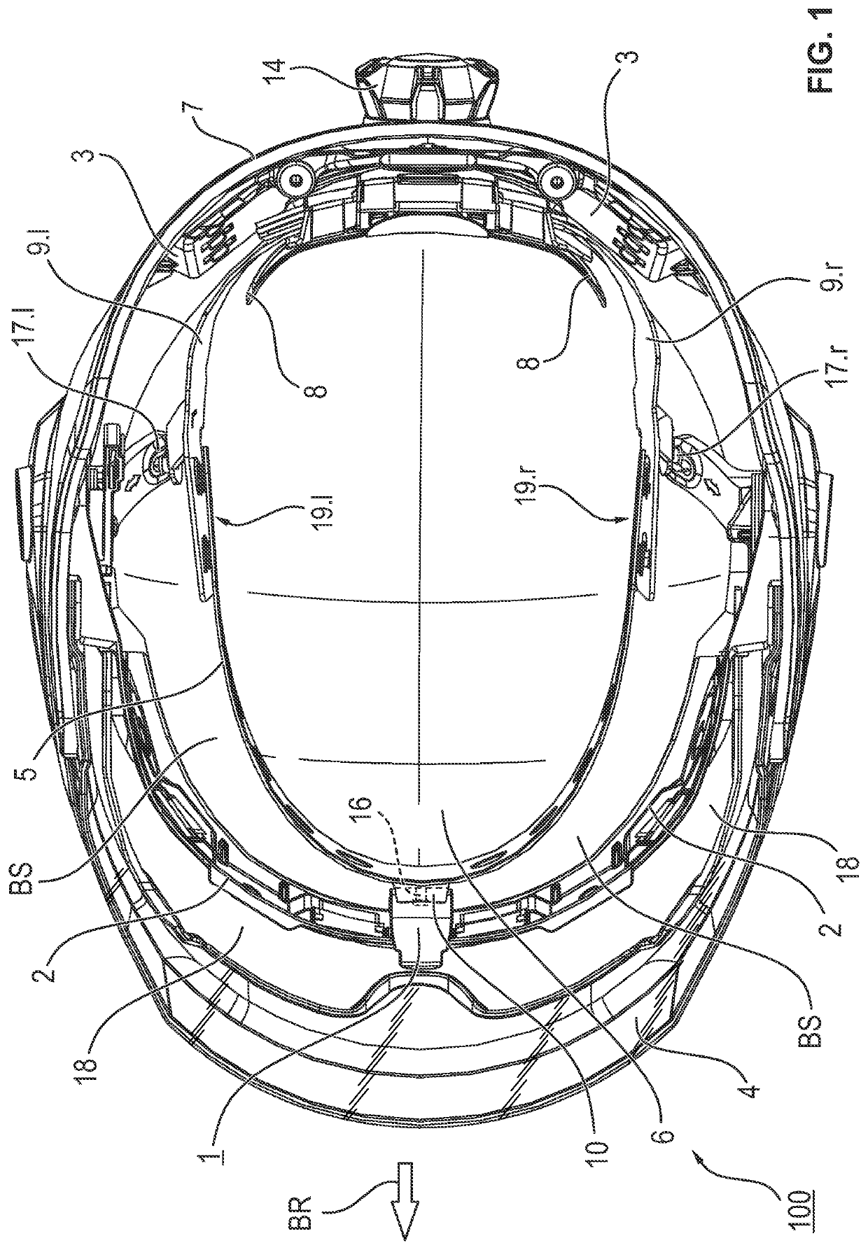 Safety helmet with an intermediate piece for changing the center of gravity and arrangements with such a safety helmet and two alternative intermediate pieces