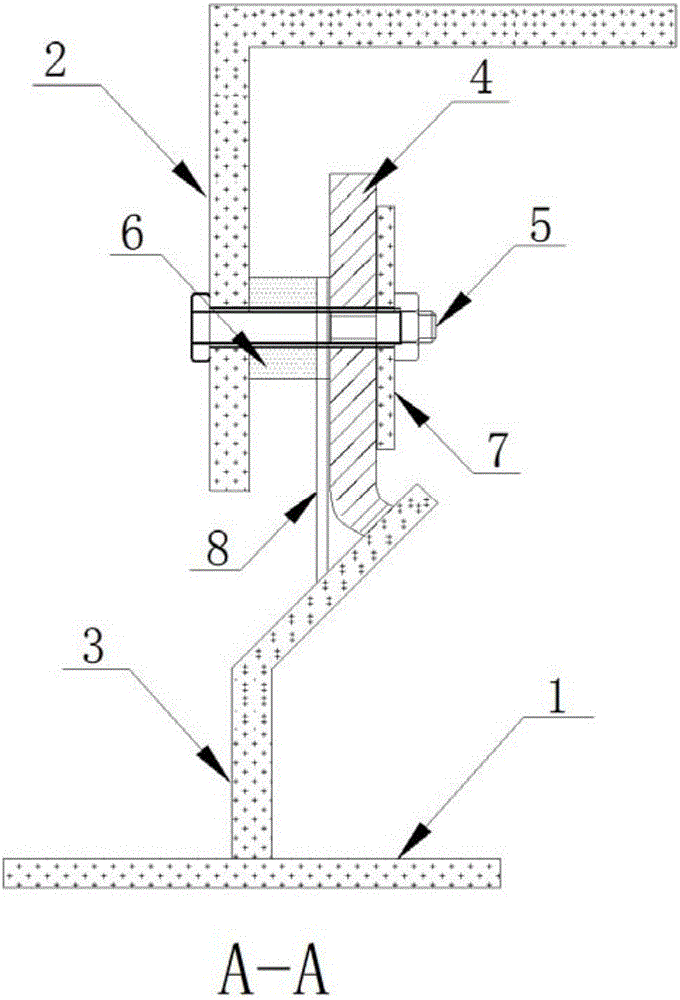 Dynamic sealing device for inner side of bottom of cooling bed trolley and sealing method of dynamic sealing device