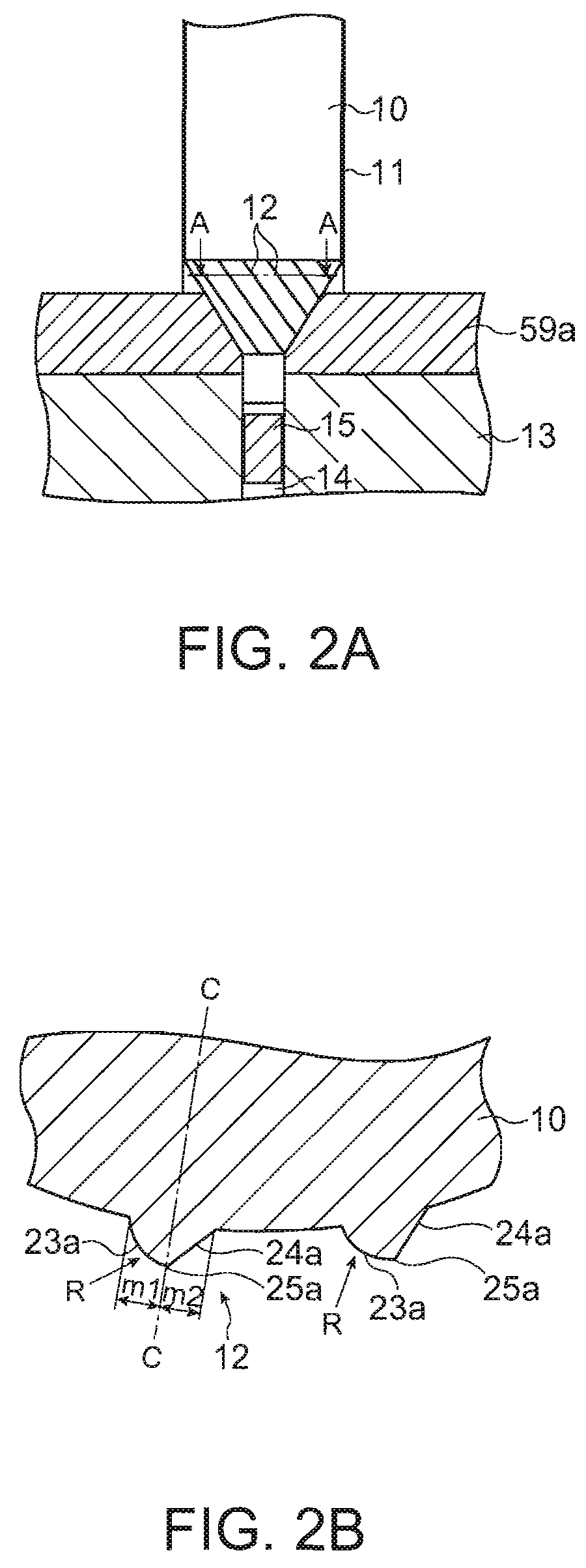 Liquid droplet discharging apparatus and head with liquid droplet guides