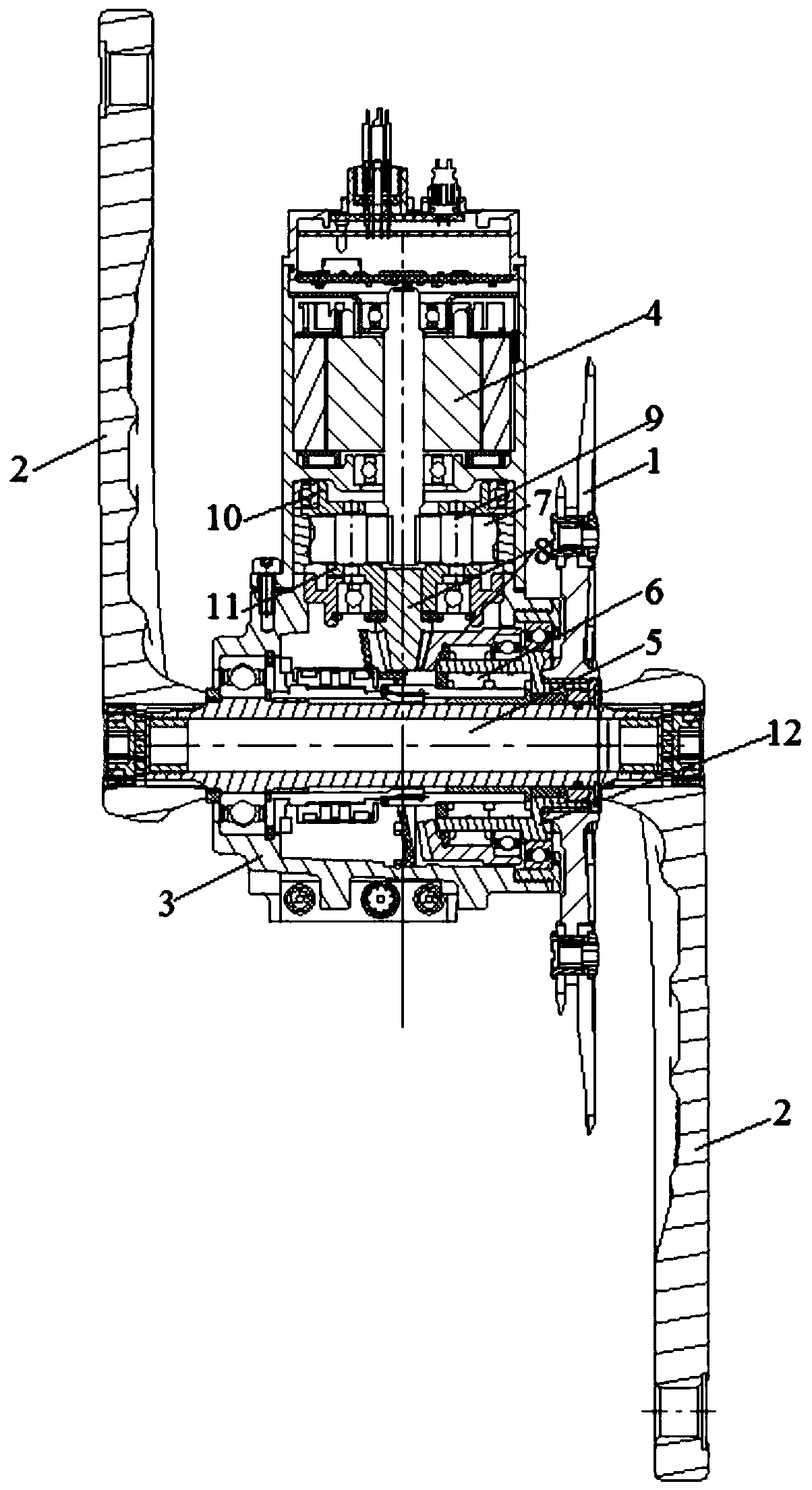 Middle driving mechanism and power-assisted bicycle with middle driving mechanism