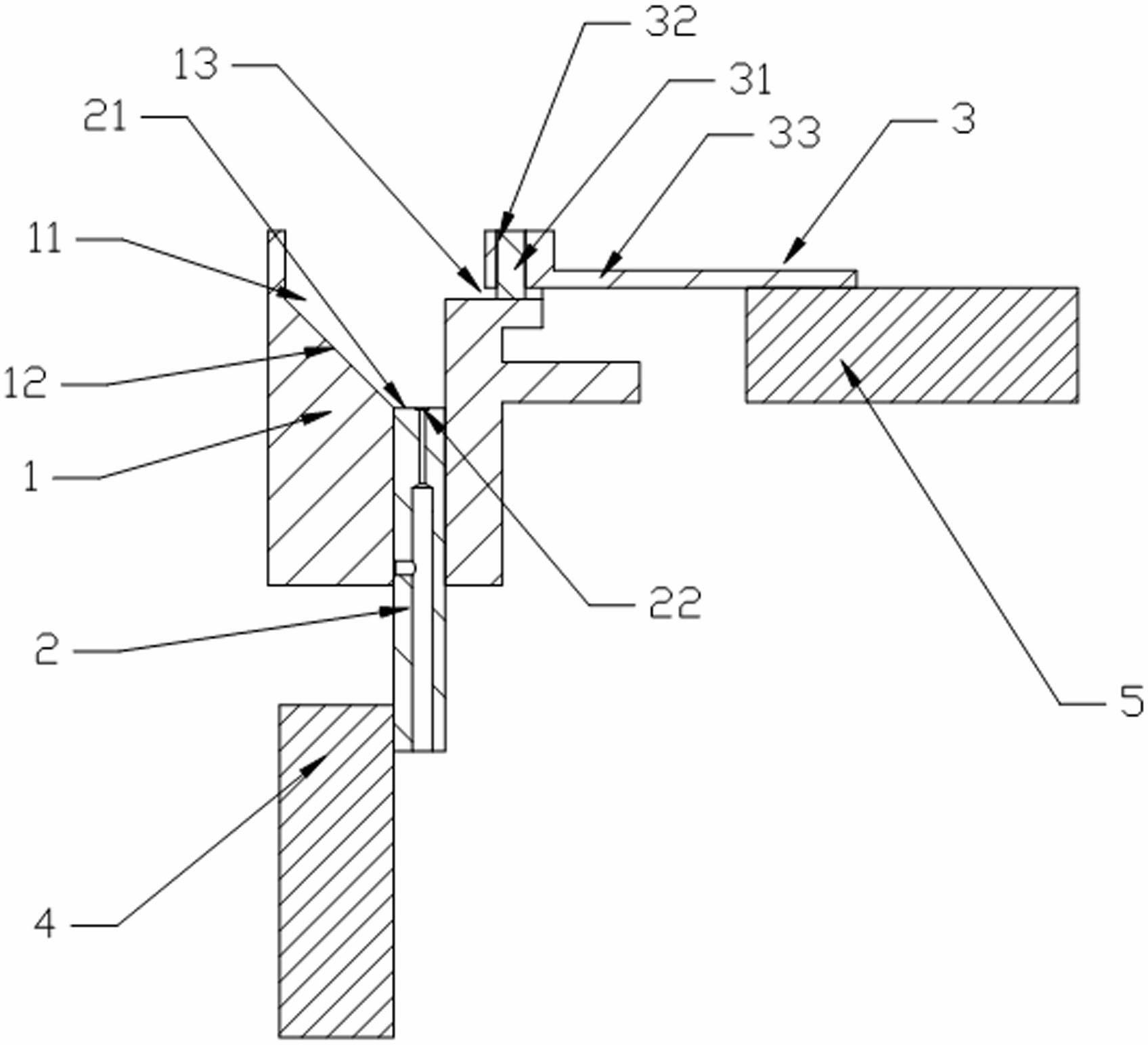 Distributing and positioning device for wear-resistant sheets of small fans