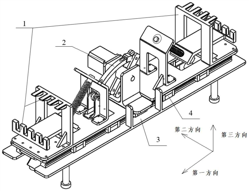 Centering distance-adjusting clamping device