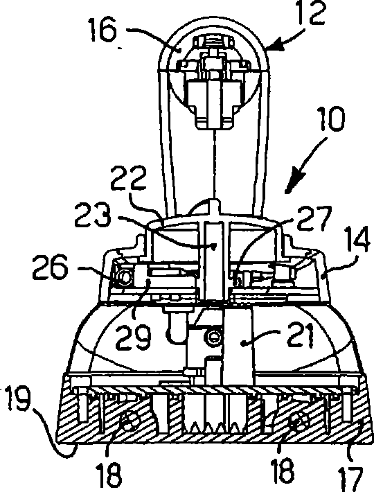 Device to regulate the temperature of an ironing apparatus