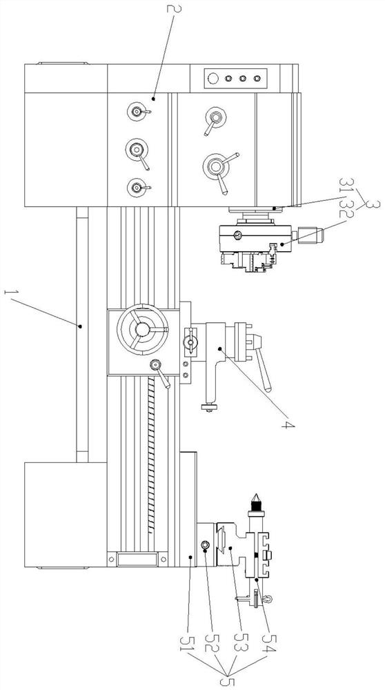 Lathe capable of automatically controlling workpiece clamping force and working method thereof