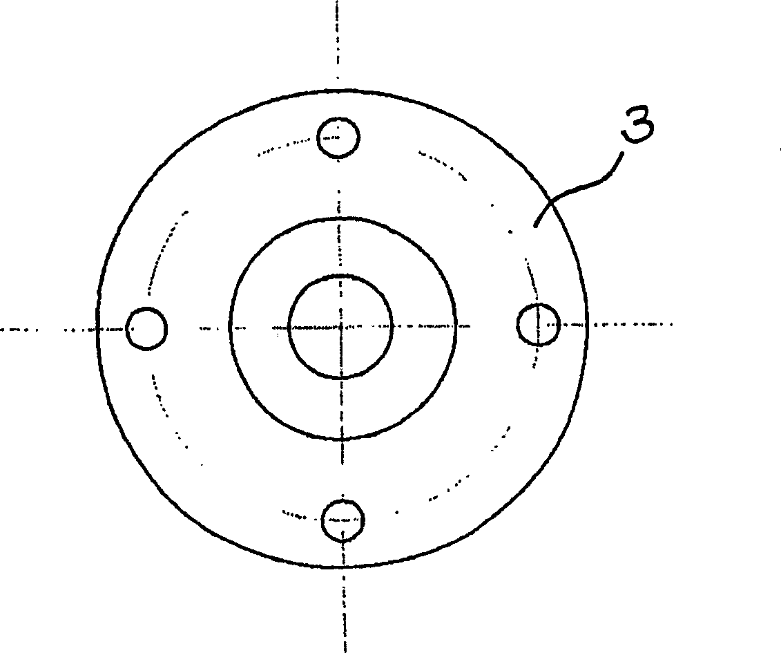 Device for exciting centrally focused reflector antenna