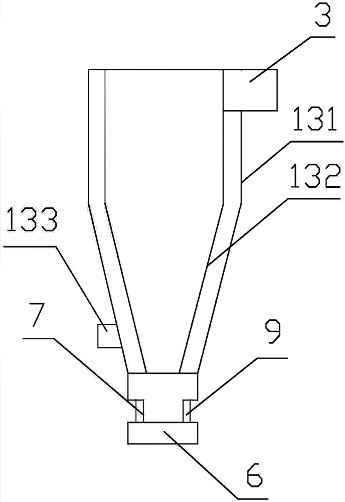 Structure pulverizer facilitating dust prevention