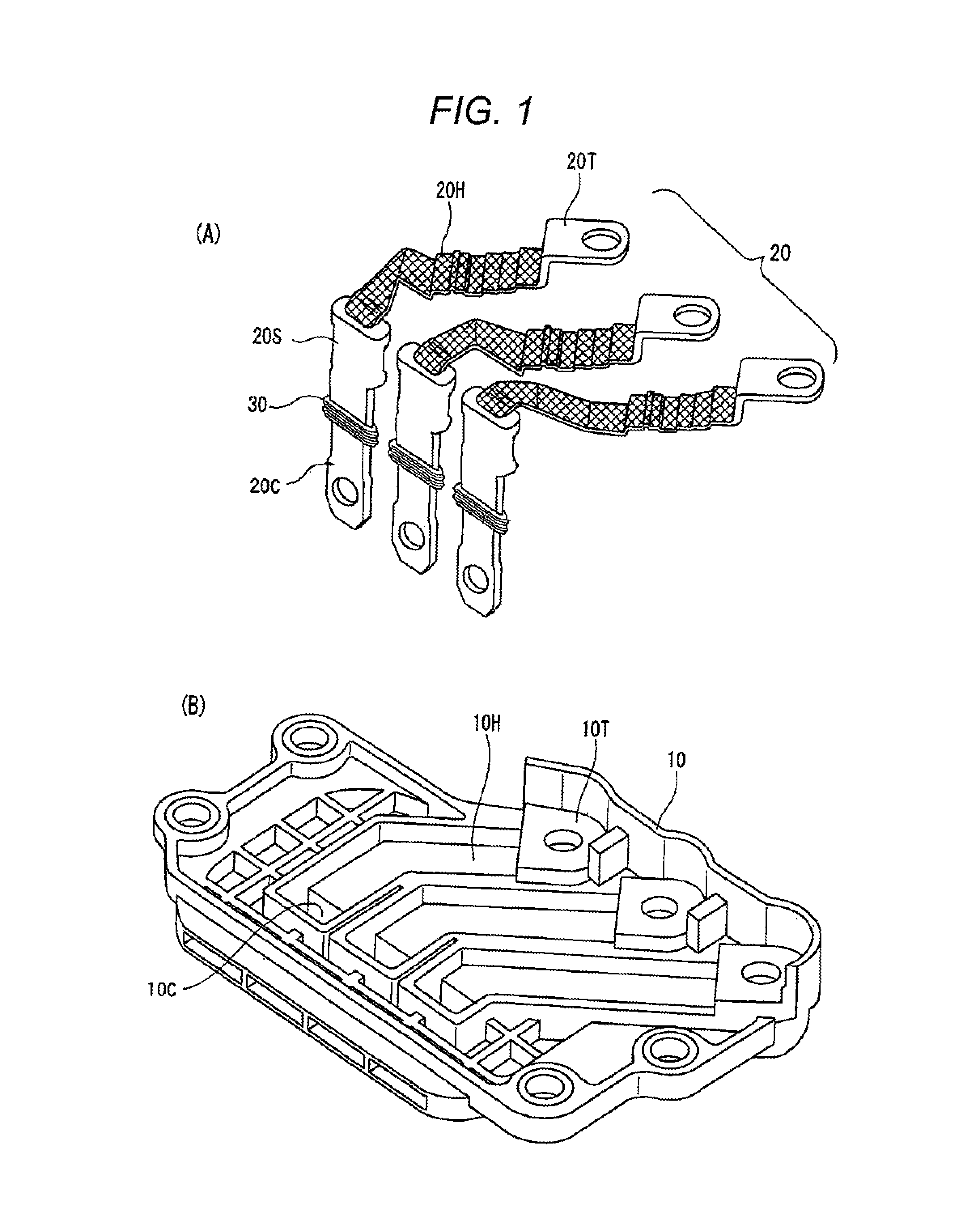 Inverter terminal board installed in motor case