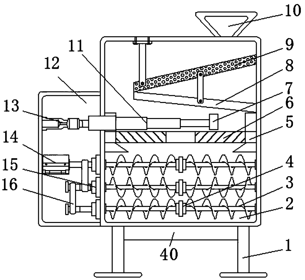 Plastic crushing machine capable of discharging impurities