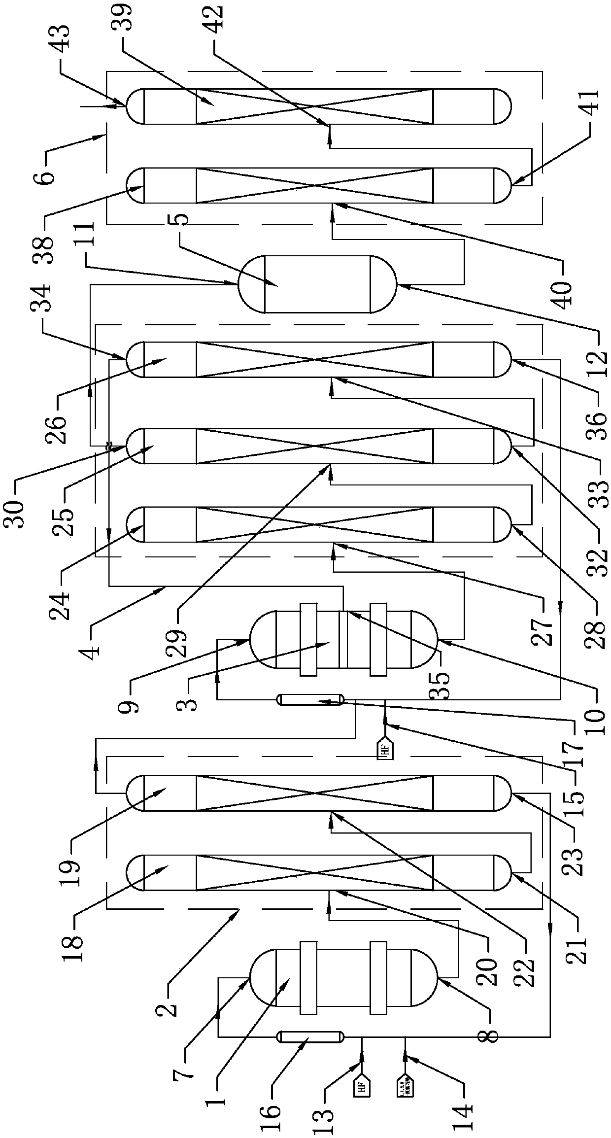 Device and method for preparing 2,3,3,3-tetrafluoropropylene