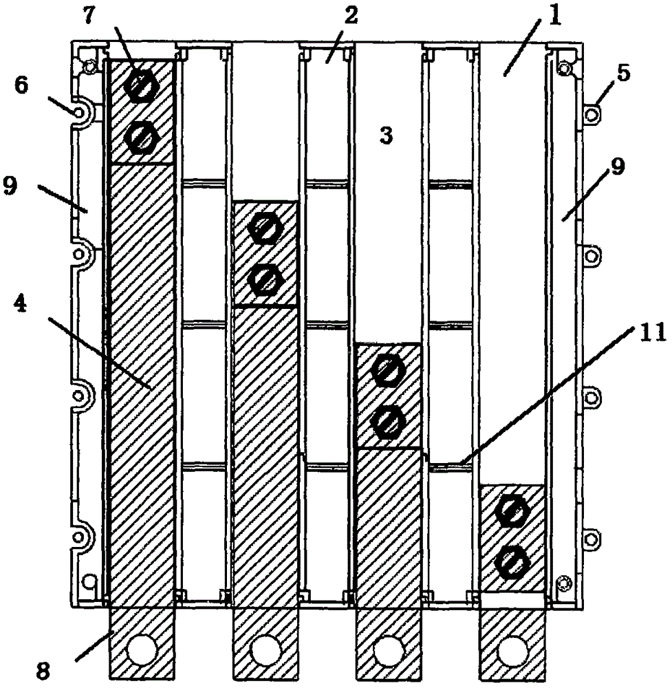 Bus integrated assembly for low-voltage power distribution cabinet