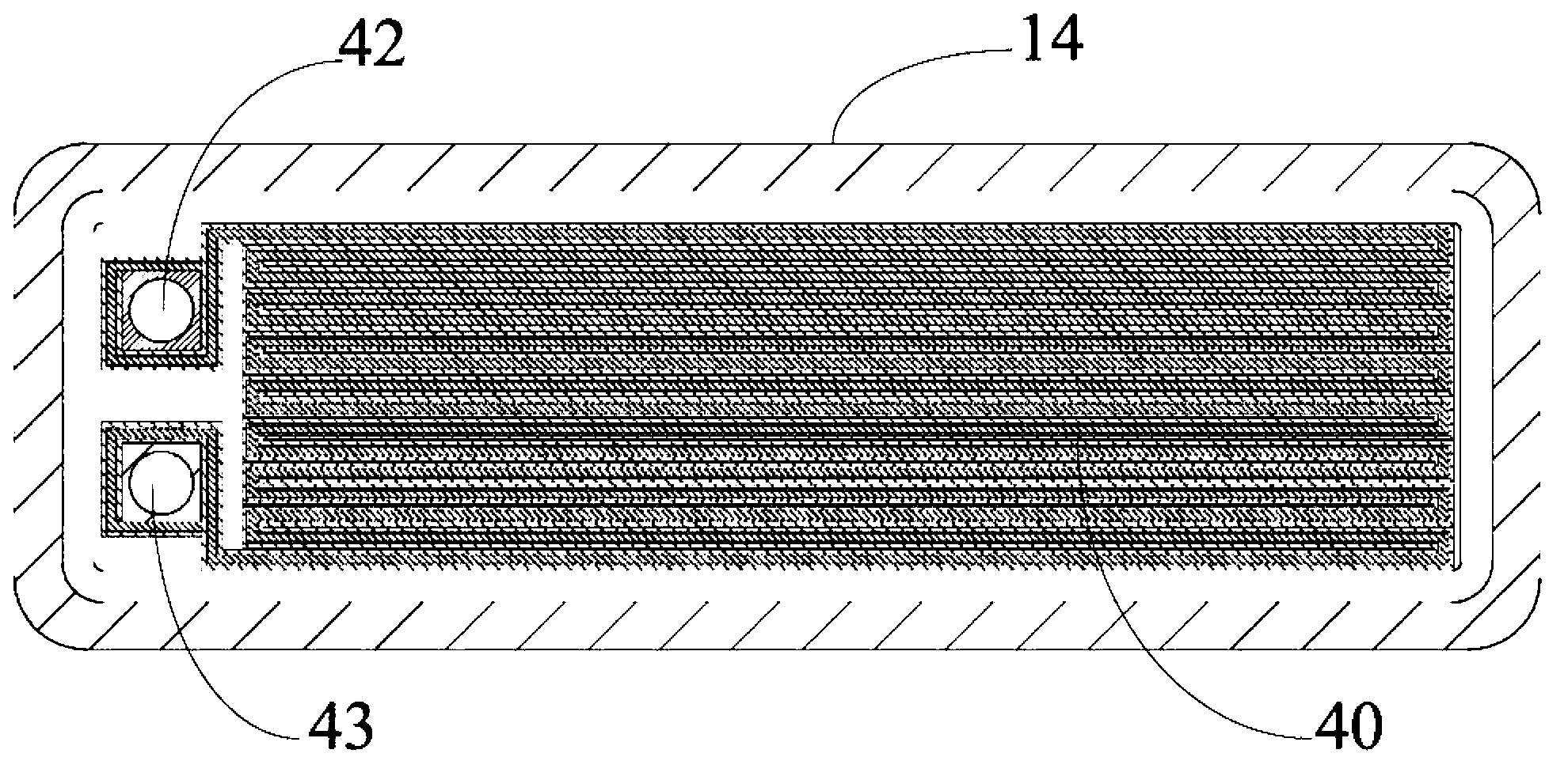 A reverse osmosis membrane element and a reverse osmosis water purification device