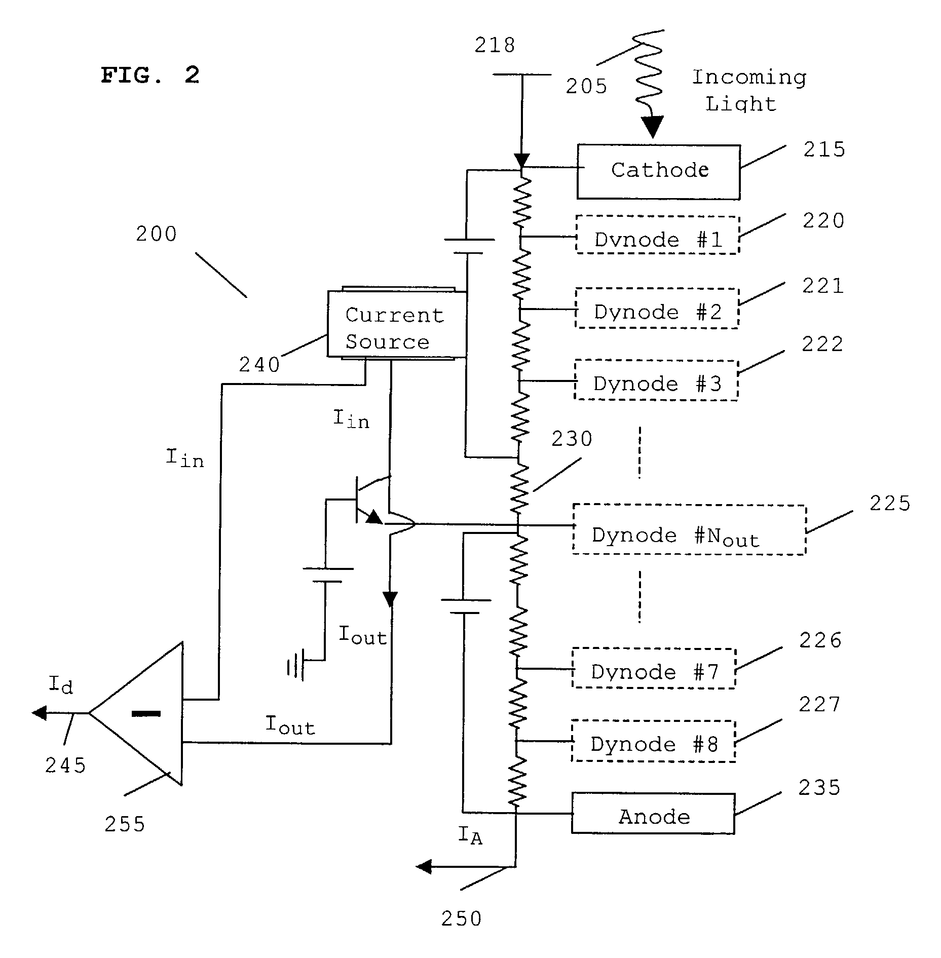 Amplifier circuit with a switching device to provide a wide dynamic output range