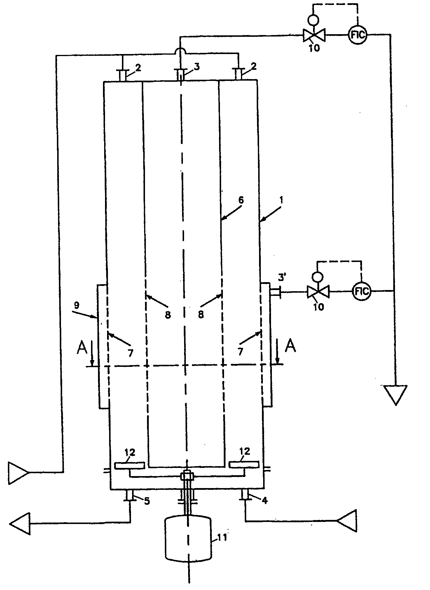 Hydraulic annular washing column, and process for separating solids from a suspension