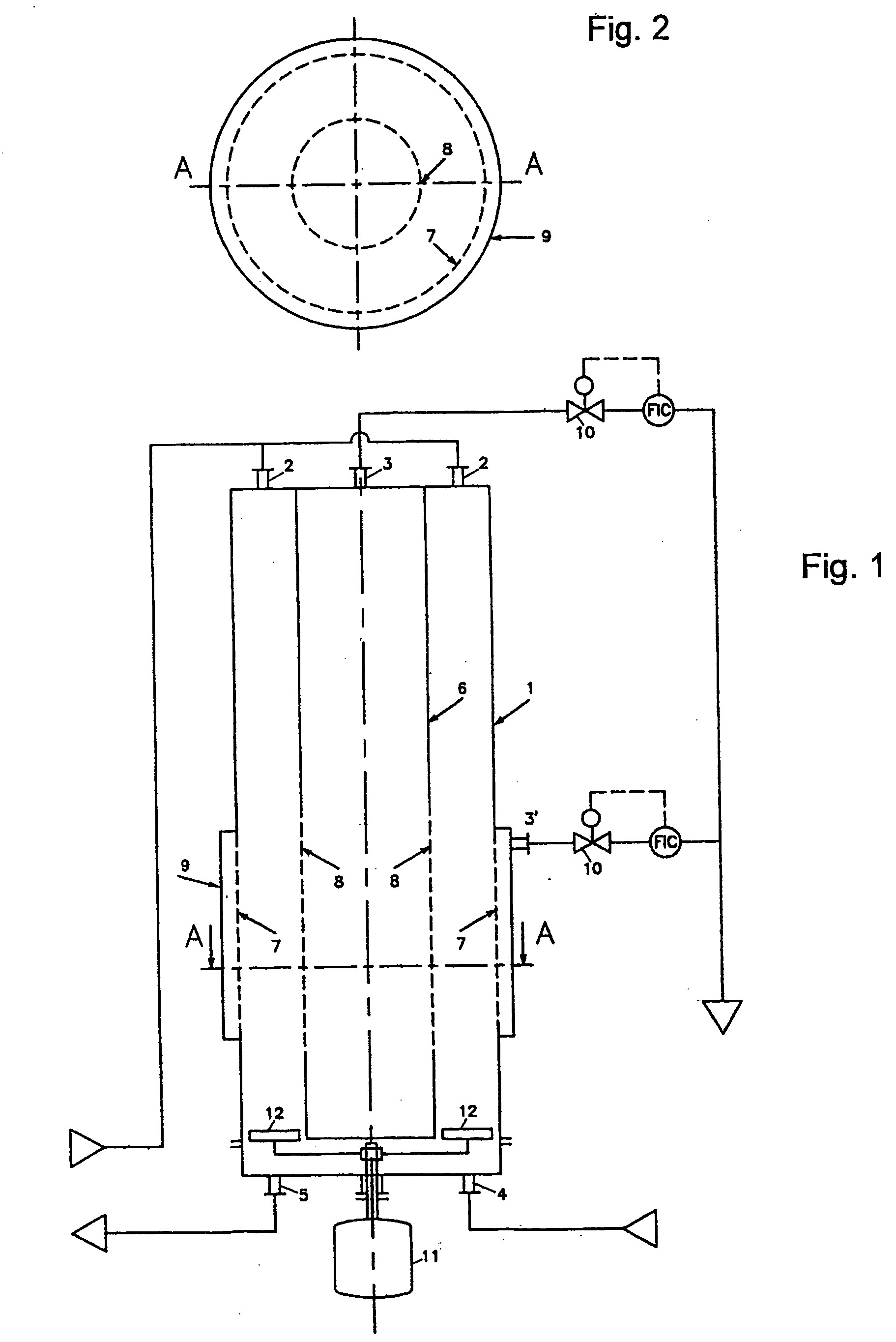 Hydraulic annular washing column, and process for separating solids from a suspension