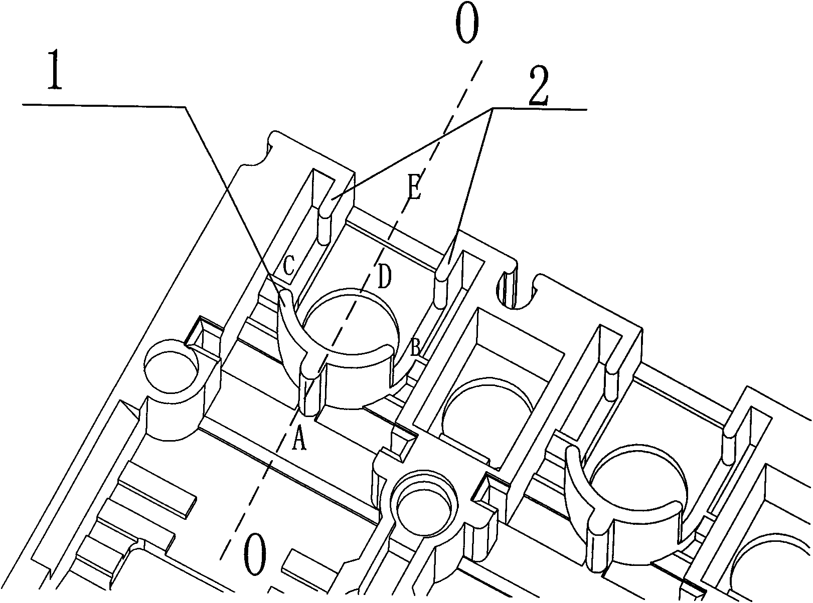 Structure for reducing flashover length of moulded case circuit breaker