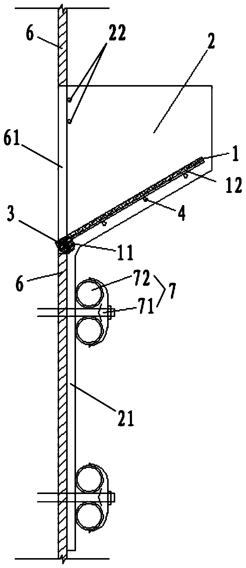 Chute mounting structure for pouring concrete columns and method of use thereof