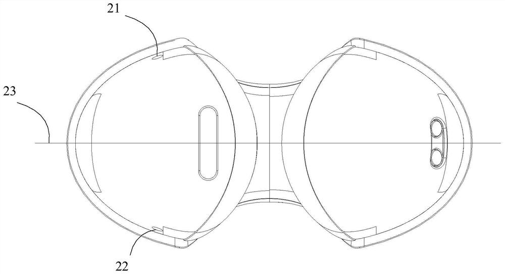 Microphone management method and device of ear clamping type earphone and ear clamping type earphone