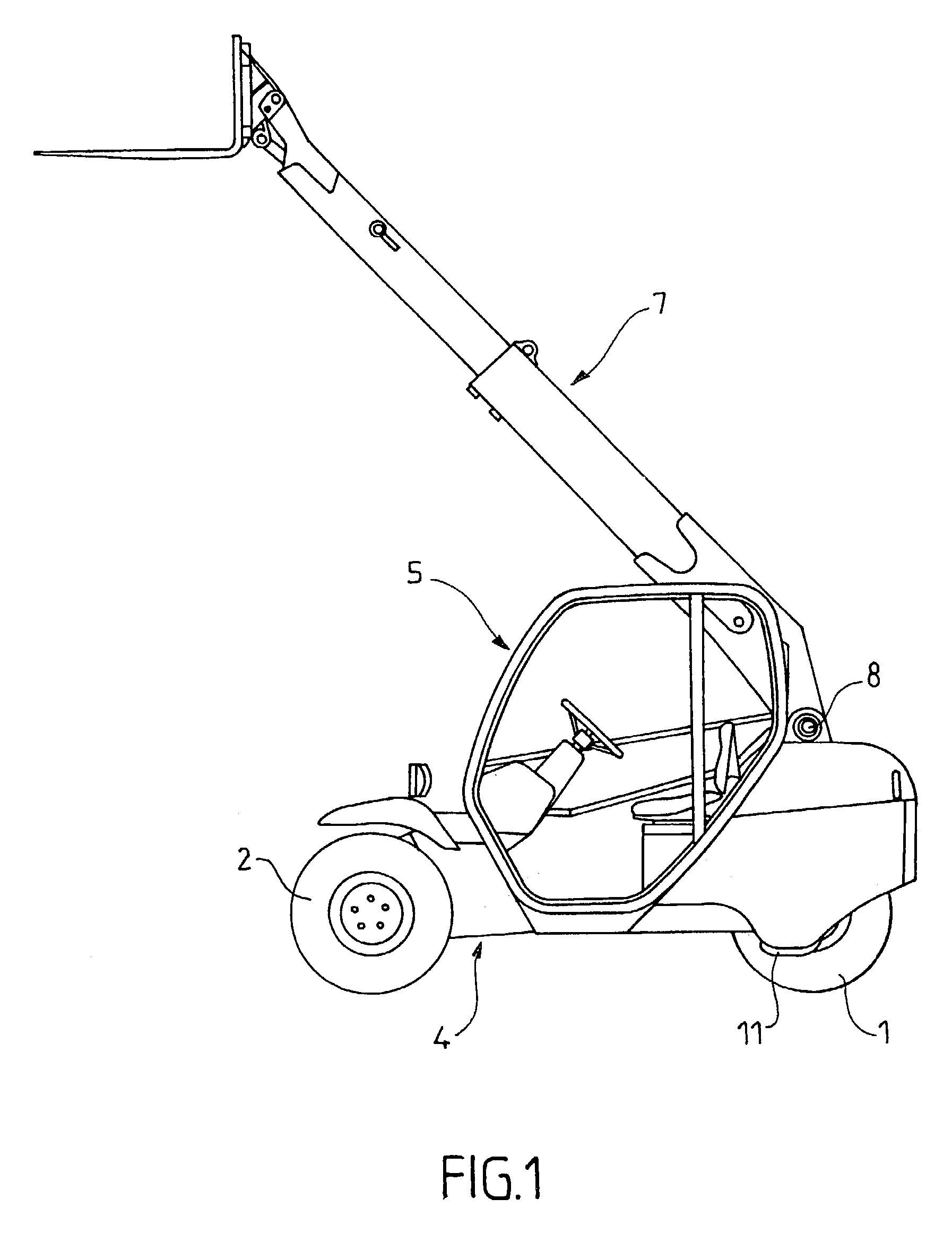 Lift truck with variable range with at least three wheels