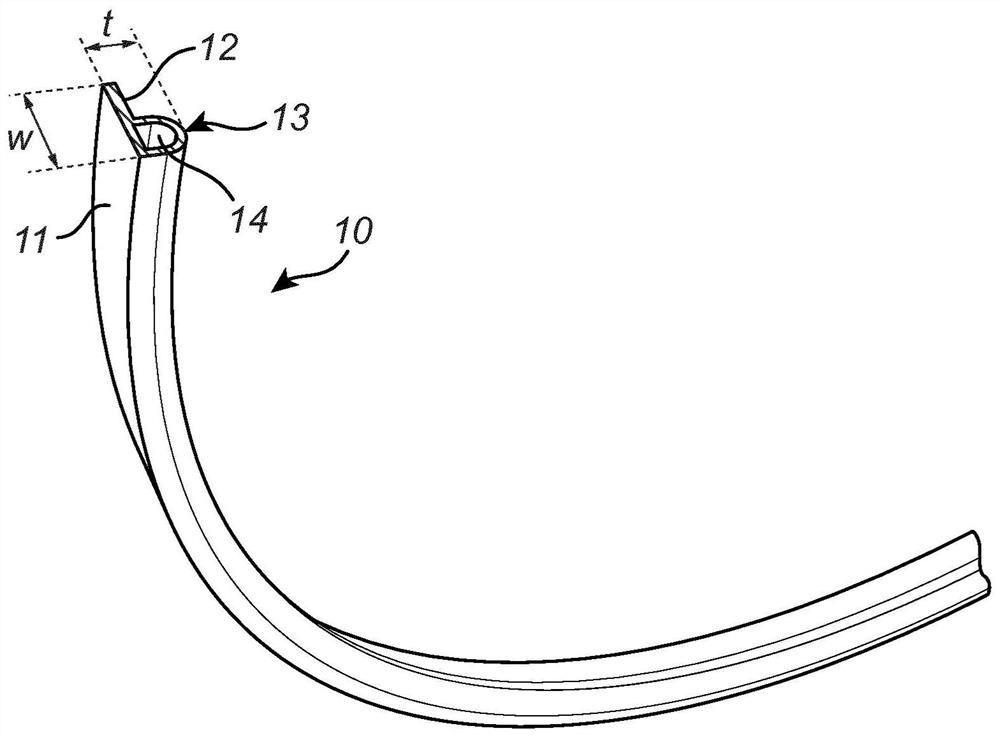 Sealing member and mantle comprising such member, gyratory crusher and method of installing