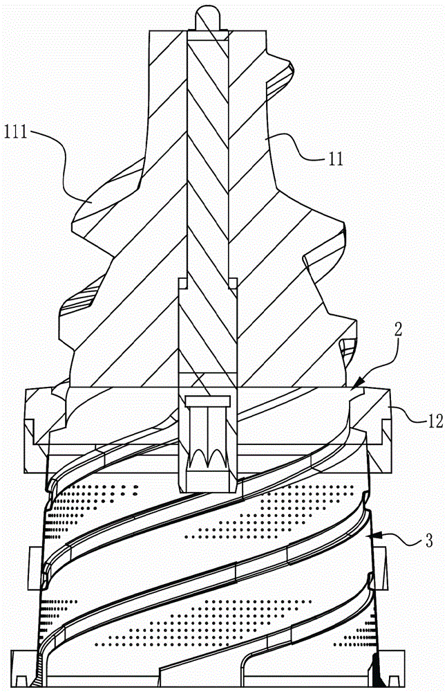 Juicer and juicing assembly thereof