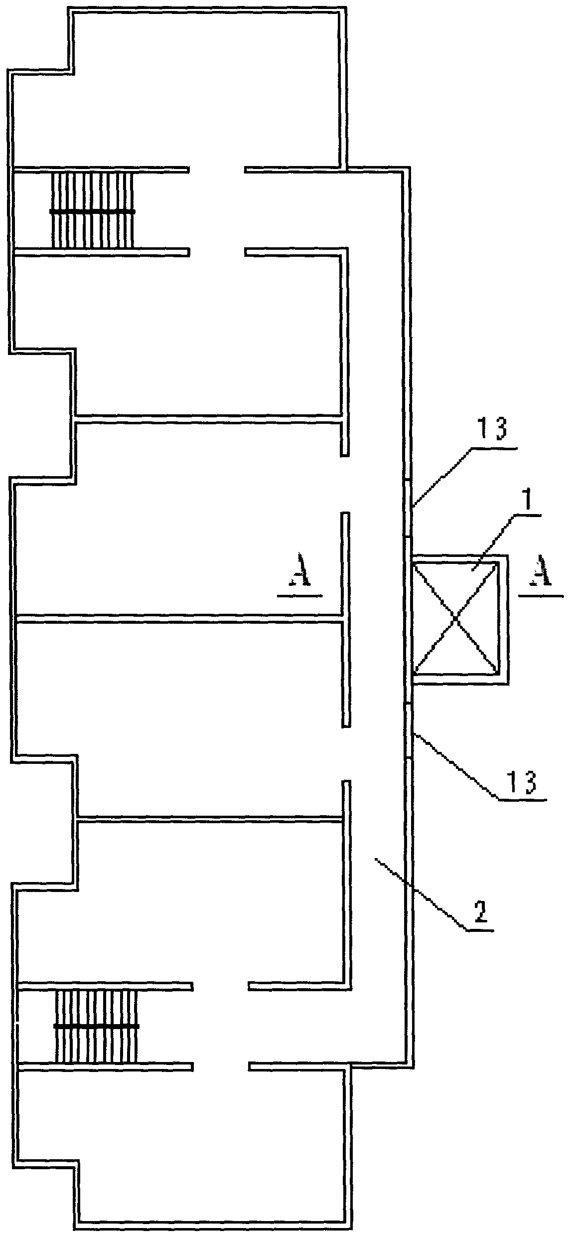Gallery-type additional elevator structure for multi-storey dwelling and construction method thereof