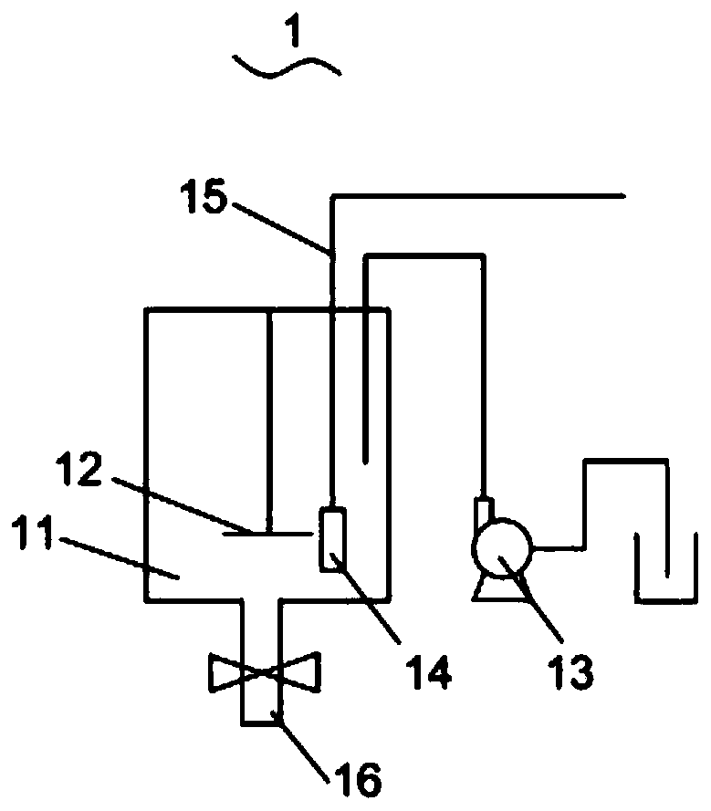 Treatment device and method for recycling reclaimed water in effluent from secondary sedimentation tank