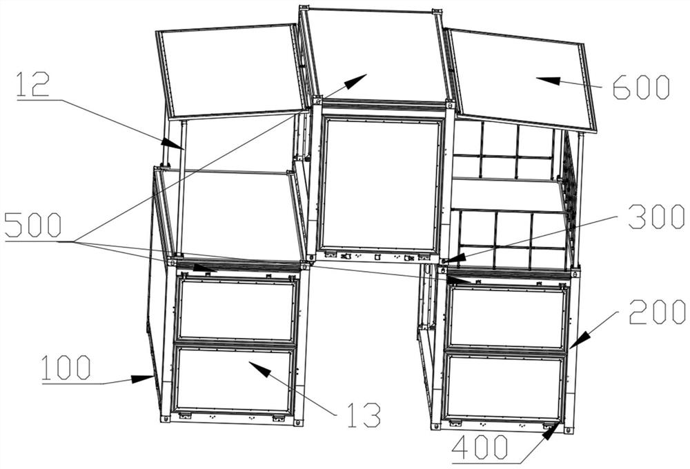 Delta-shaped foldable container