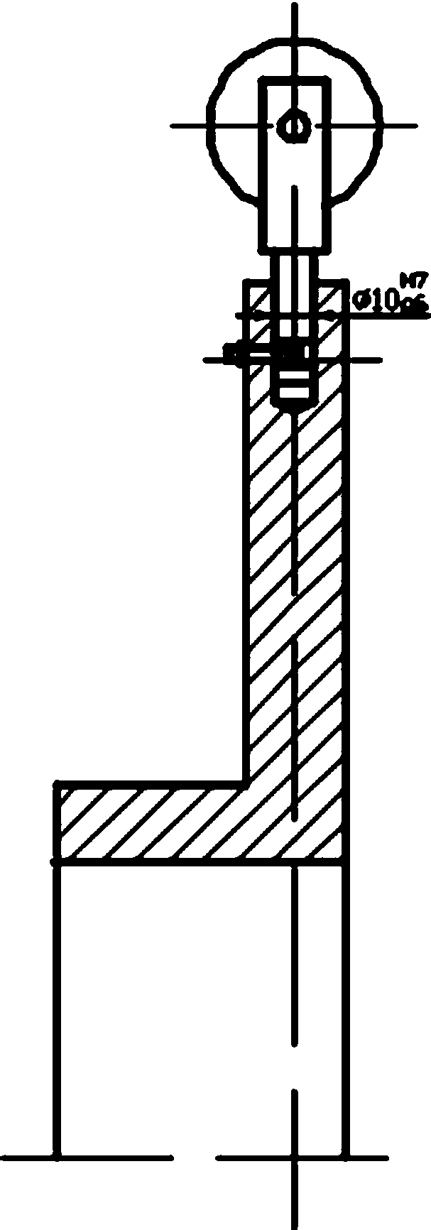 Horizontal adjustment stranded wire pre-twisting device and method thereof