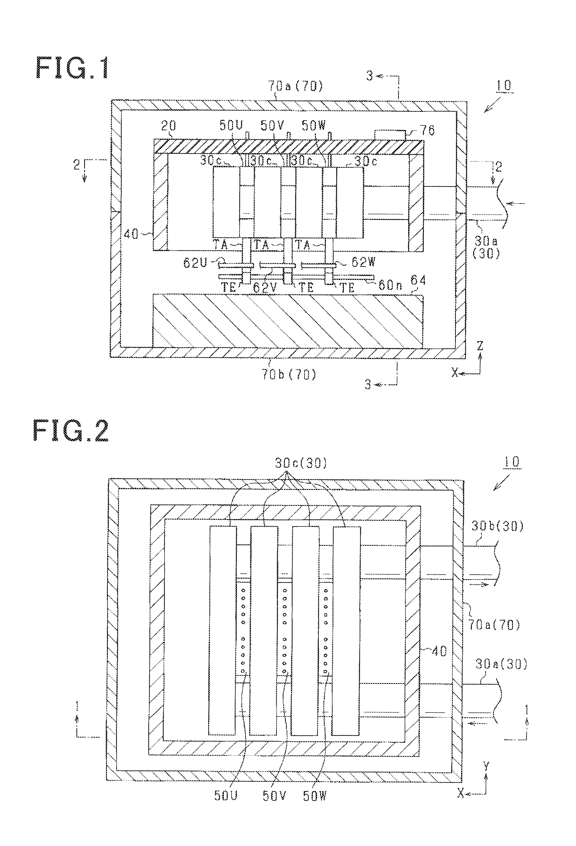 Power converter including smoothing capacitor and discharge resistor